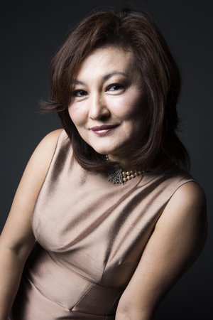 Jee Hyun Lim headshot